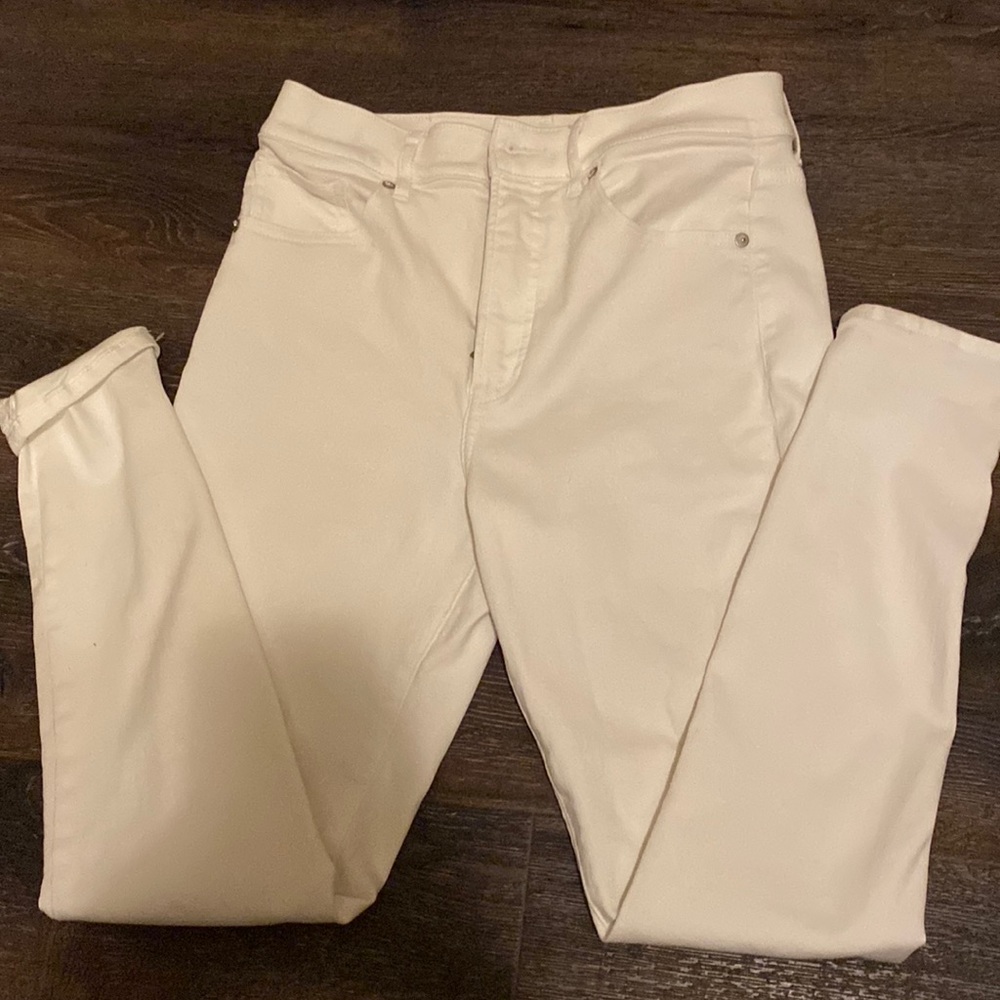 White denim jeans